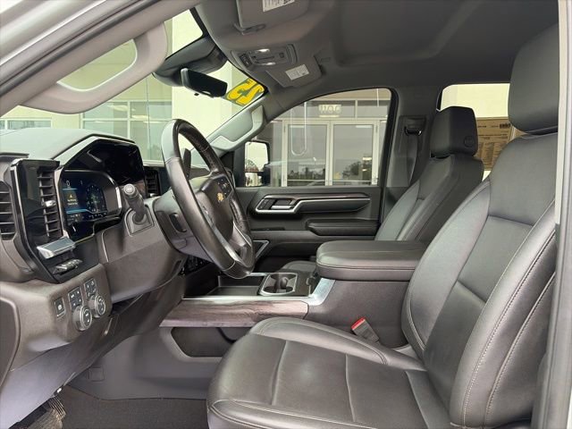Used 2025 Chevrolet Silverado 2500 LTZ w/ LTZ Plus Package AWD/4WD image 8