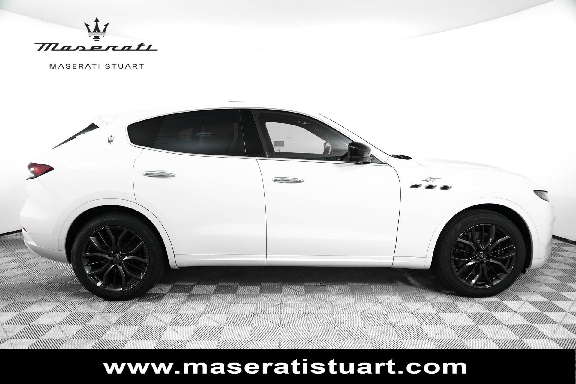 New 2024 Maserati Levante GT Ultima AWD/4WD image 8
