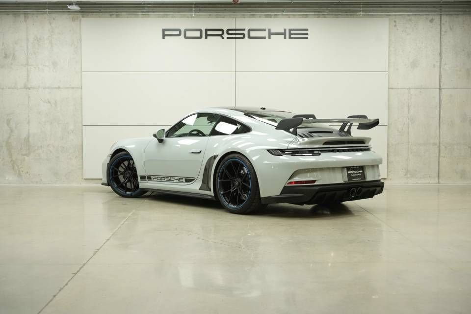 Used 2022 Porsche 911 GT3 RWD image 3