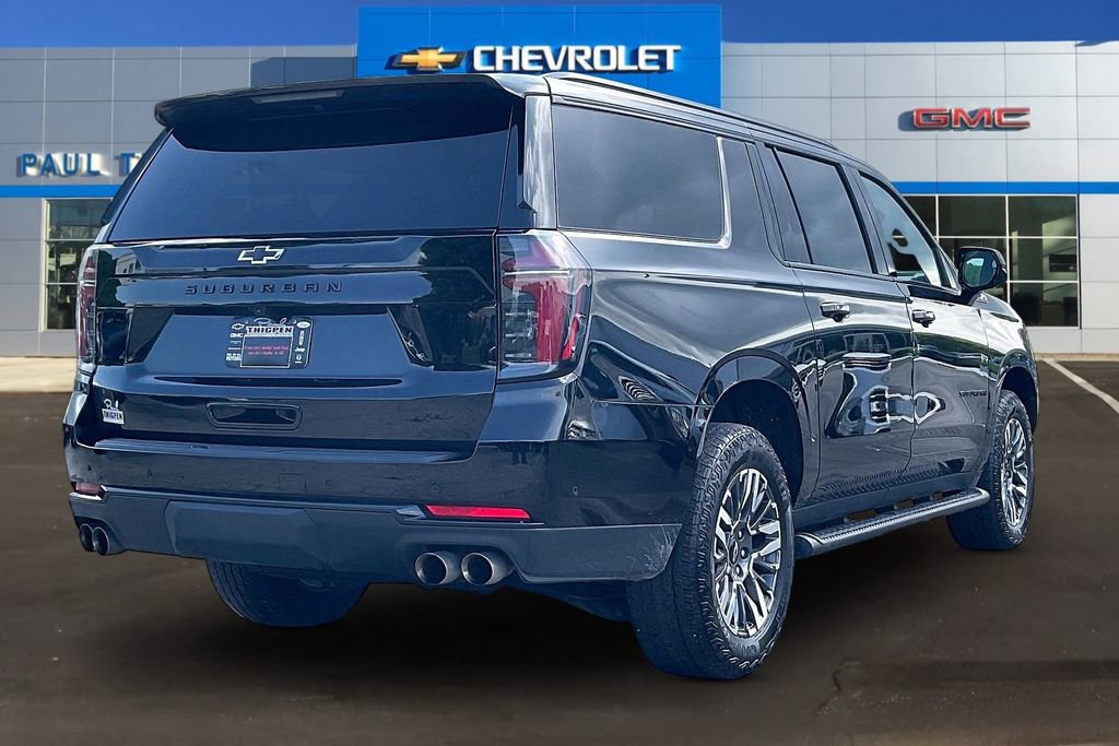 Used 2025 Chevrolet Suburban Z71 AWD/4WD image 6