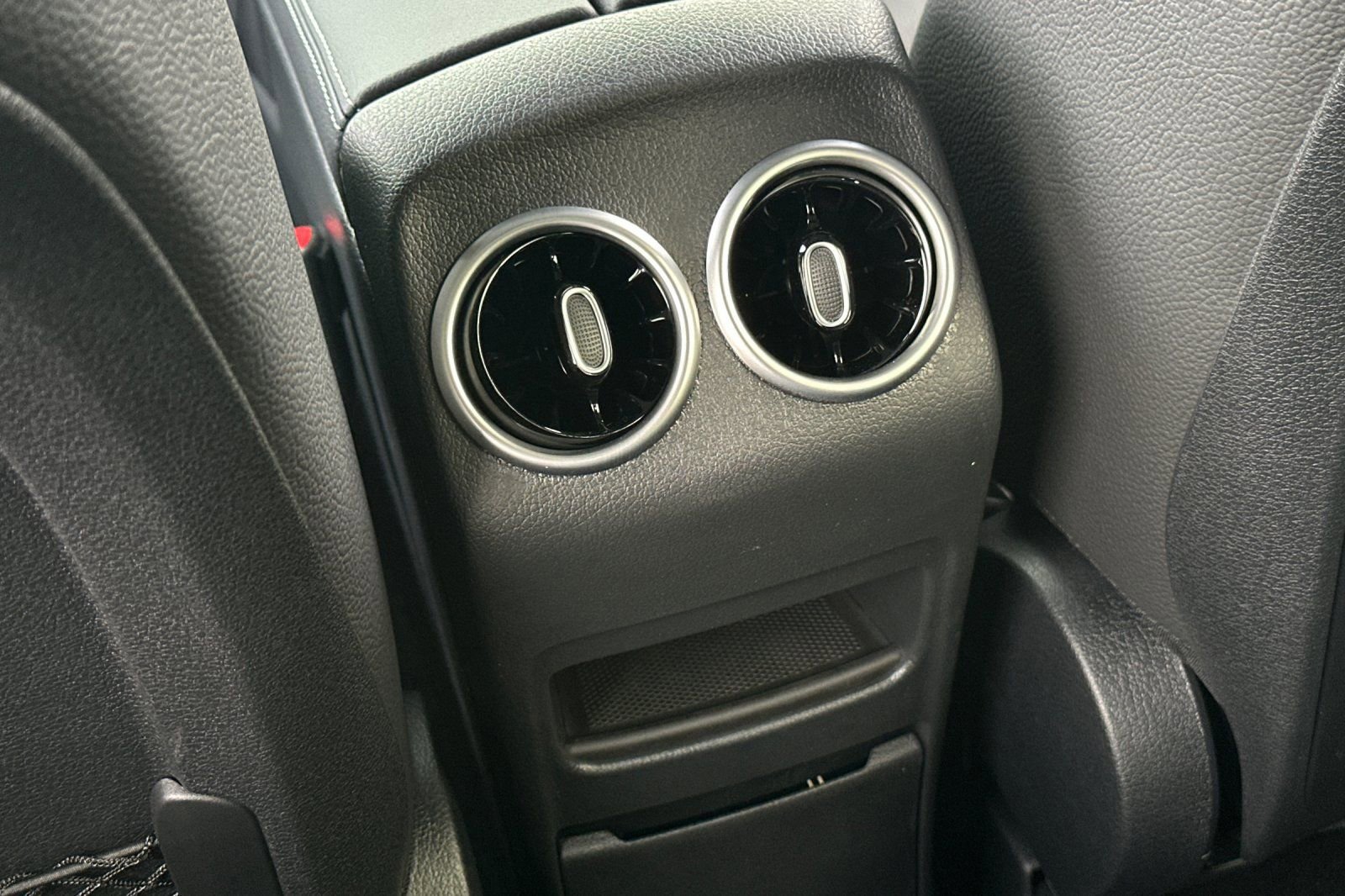 New 2026 Mercedes-Benz GLB 250 image 23