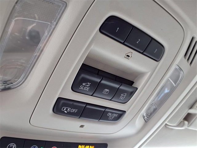 Used 2023 Buick Envision Avenir image 22