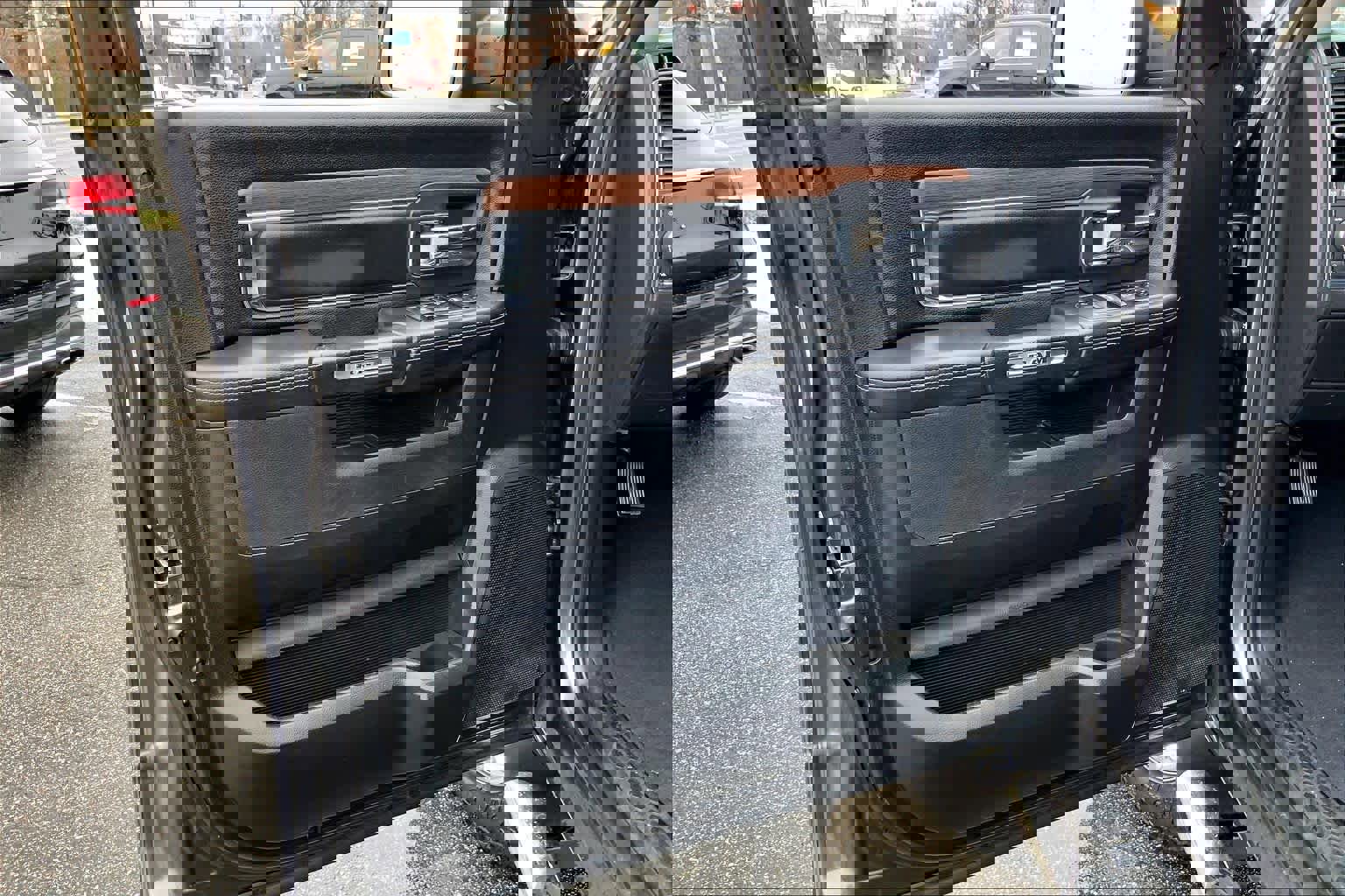 Used 2017 RAM 1500 Laramie image 20