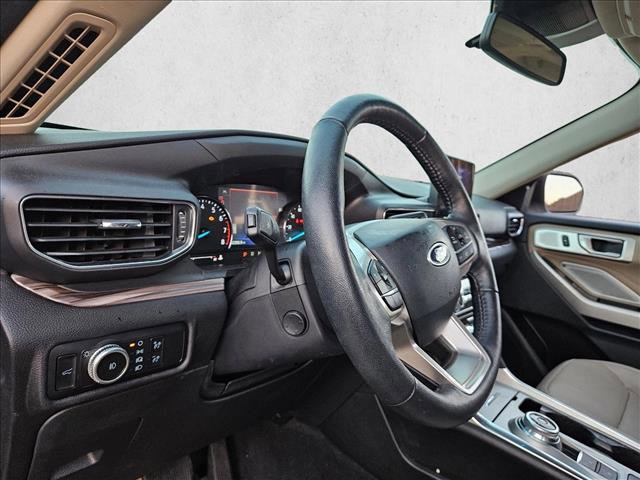 Certified 2022 Ford Explorer Limited w/ Limited Technology Package image 9