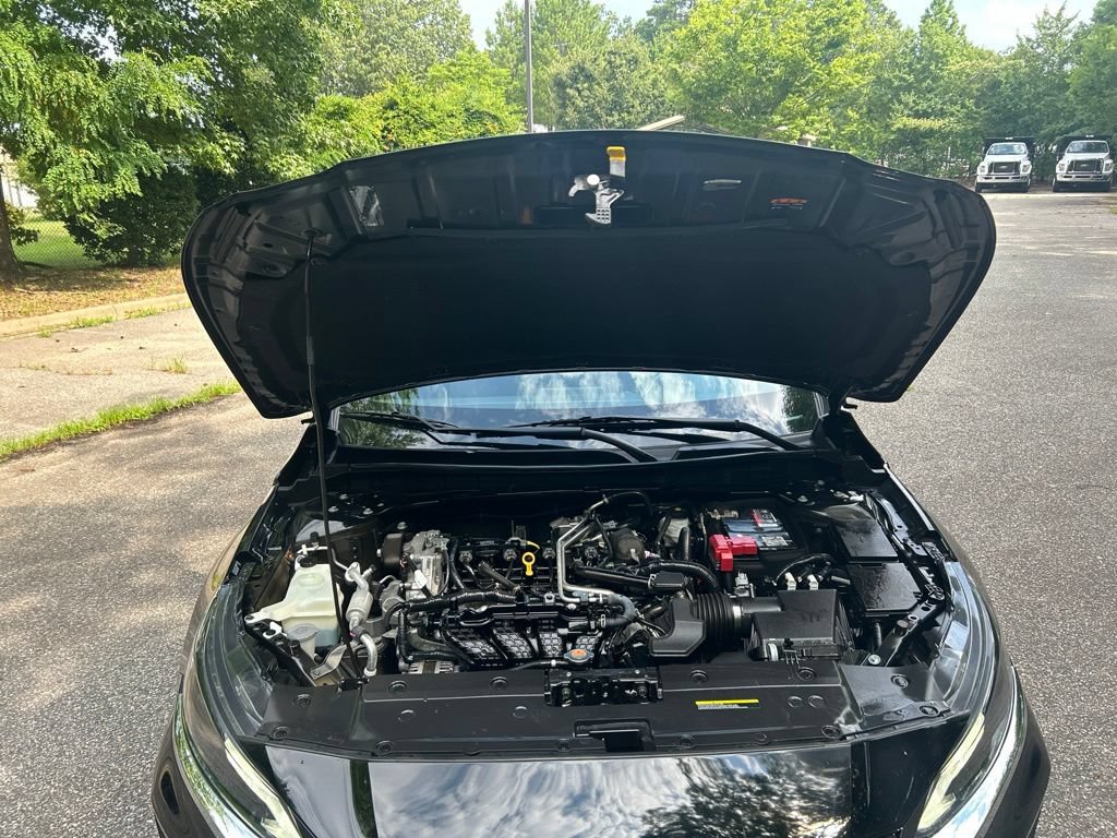 Used 2024 Nissan Altima 2.5 SV FWD image 13