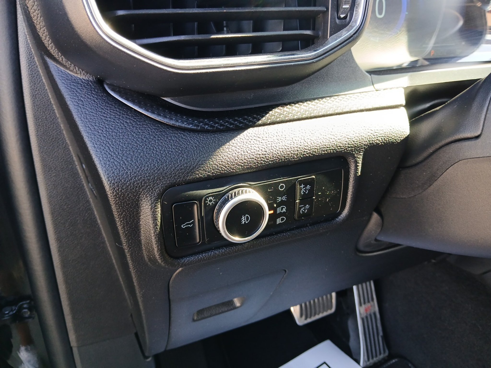Used 2023 Ford Explorer ST w/ Equipment Group 401A AWD/4WD image 11