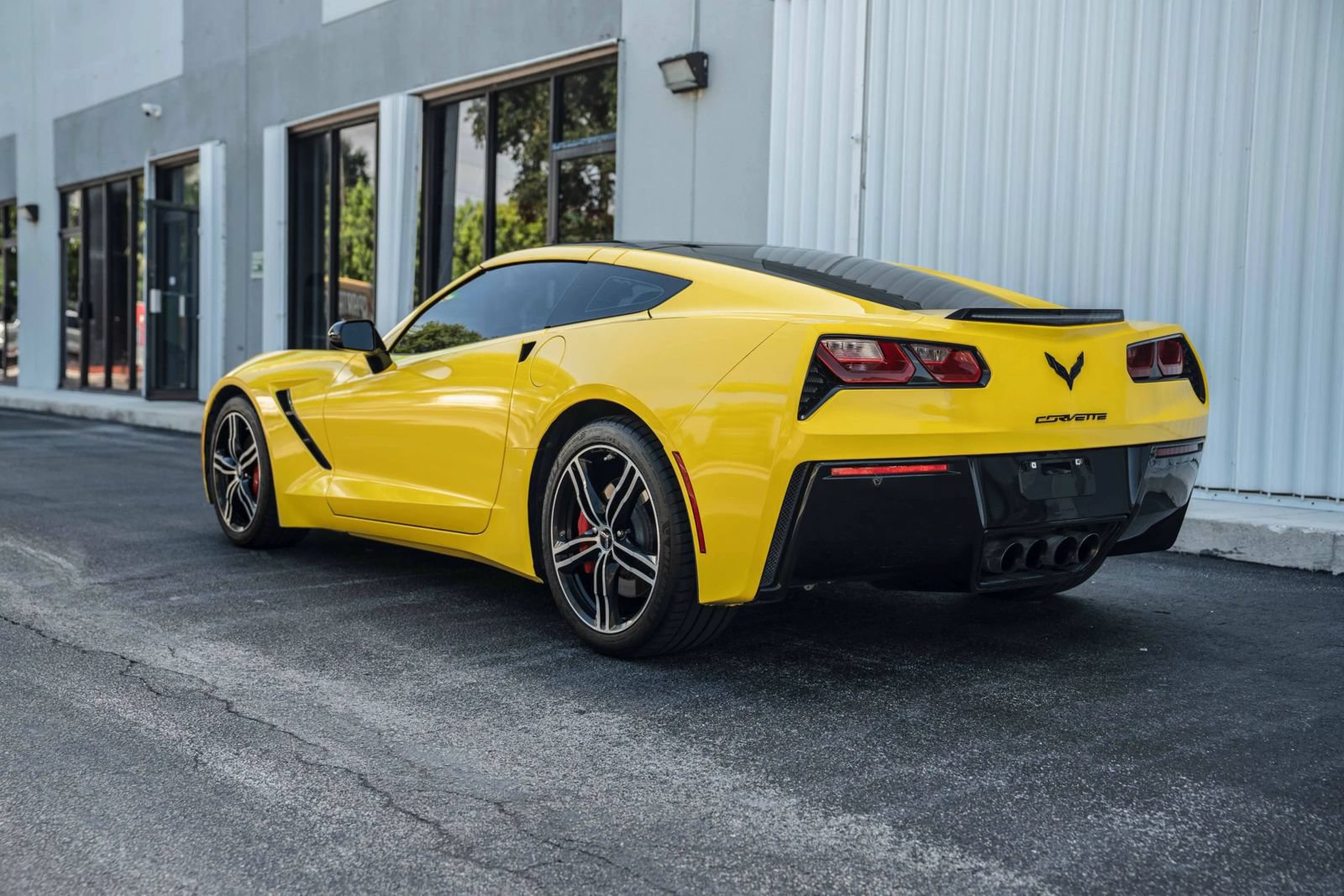 Used 2017 Chevrolet Corvette Stingray Coupe w/ 1LT RWD image 8
