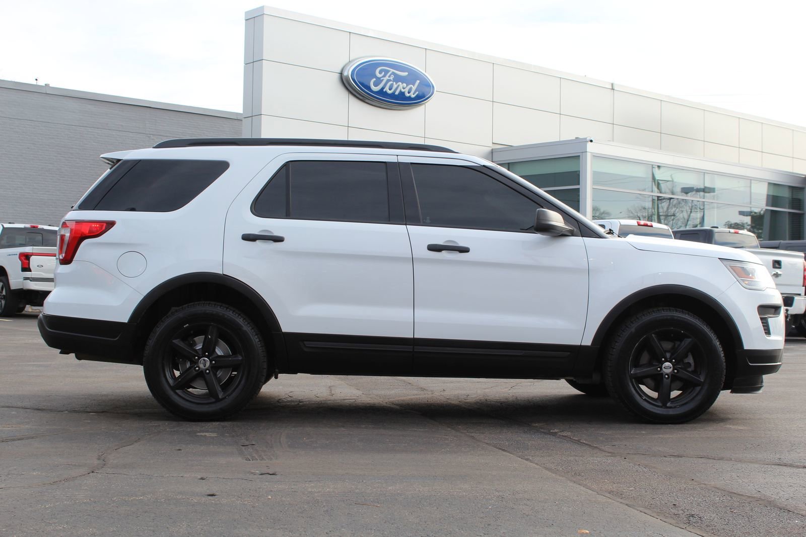 Used 2019 Ford Explorer 4WD w/ Class III Trailer Tow Package image 8