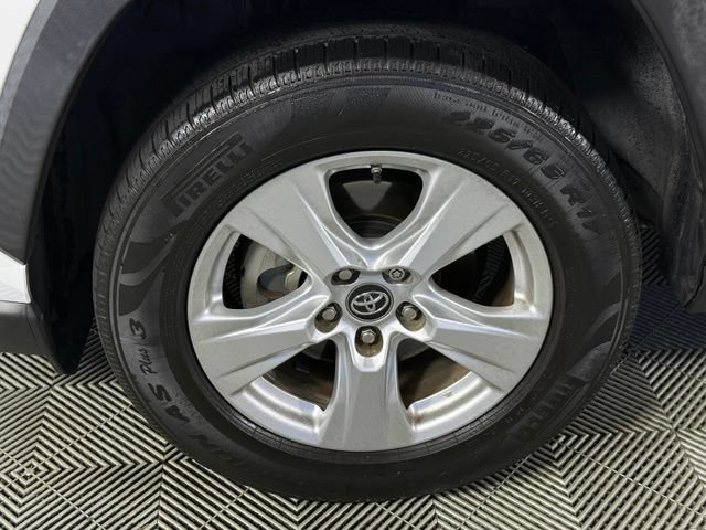 Used 2019 Toyota RAV4 XLE FWD image 14