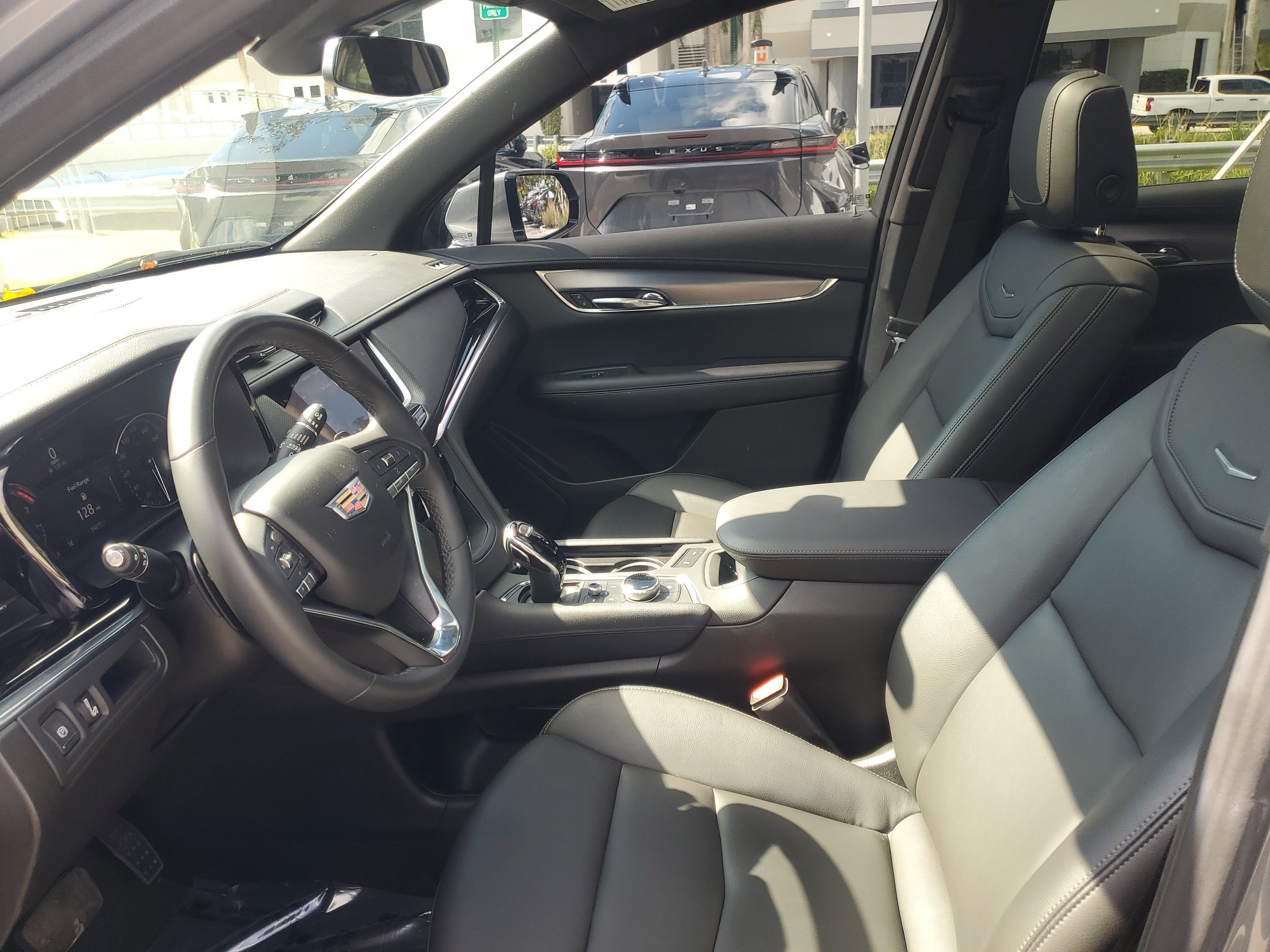 Used 2023 Cadillac XT6 Luxury FWD image 15