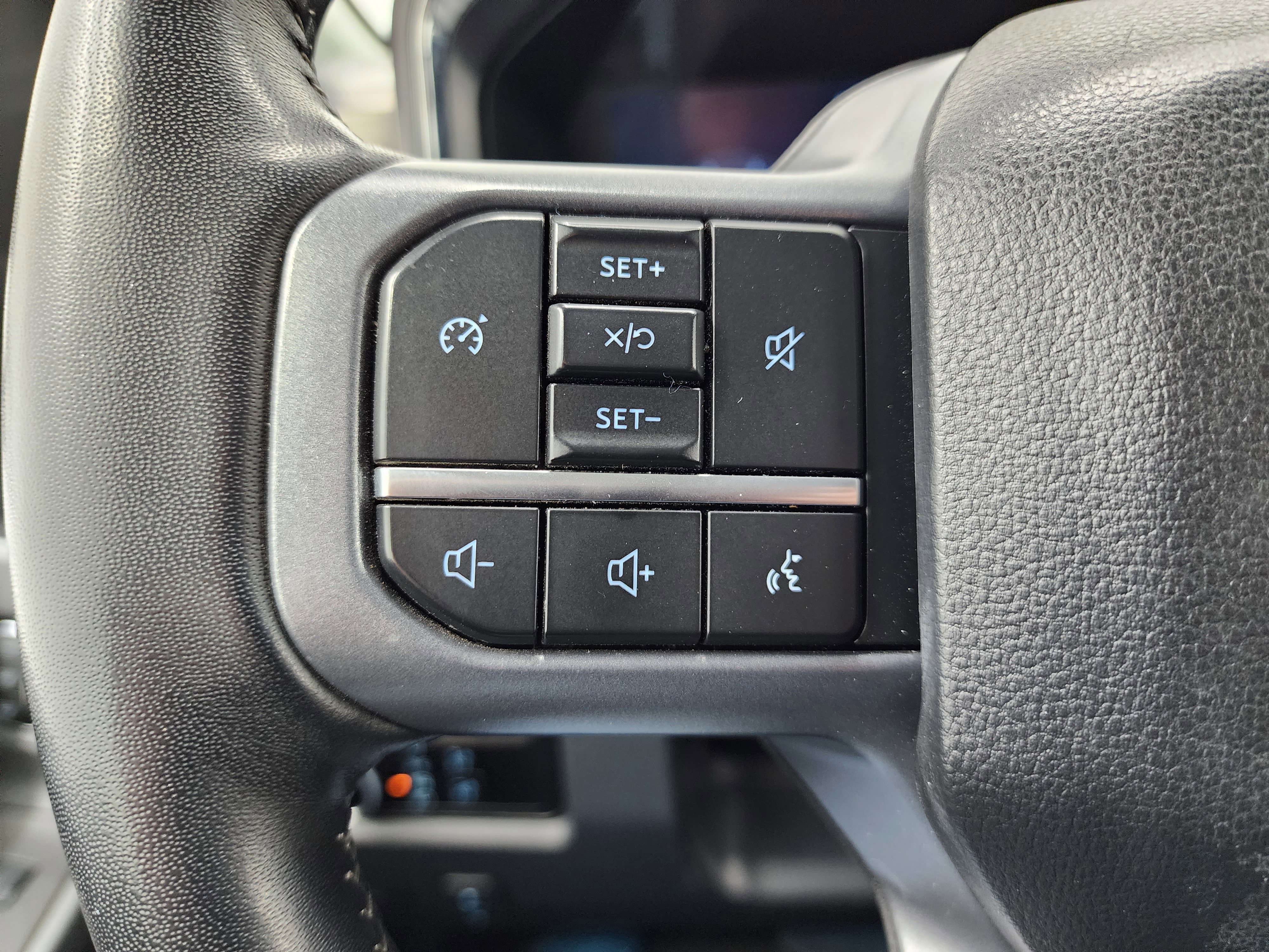 Used 2024 Ford F250 Lariat w/ Chrome Package image 19