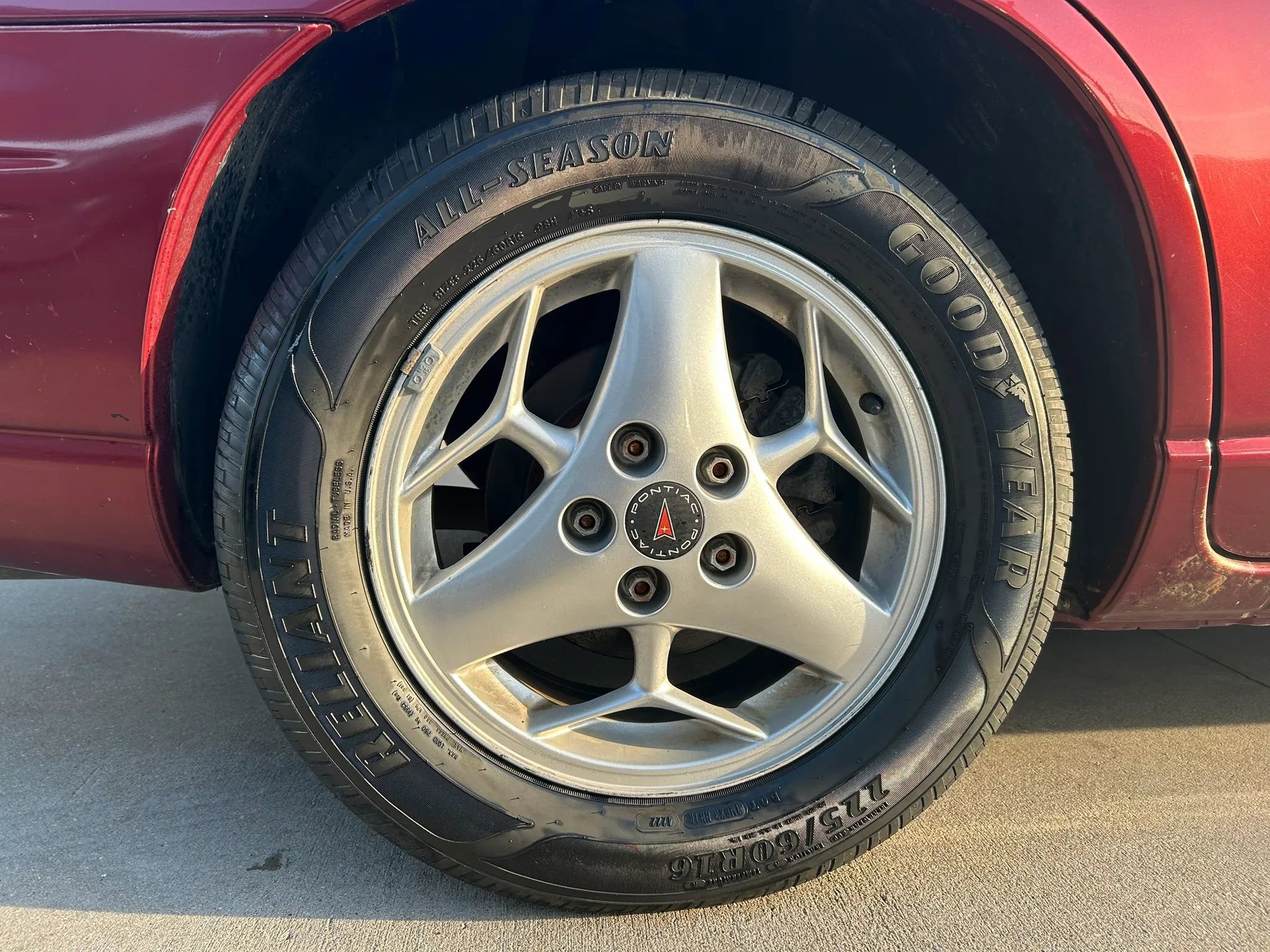 Used 2003 Pontiac Grand Prix SE w/ Equipment Group FWD image 25