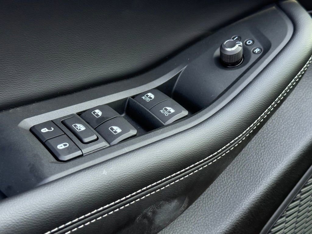 New 2025 Jeep Grand Cherokee L Limited w/ Black Appearance Package image 12