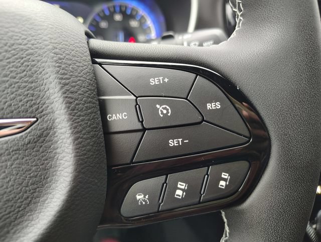 New 2026 Chrysler Pacifica Select AWD/4WD image 14