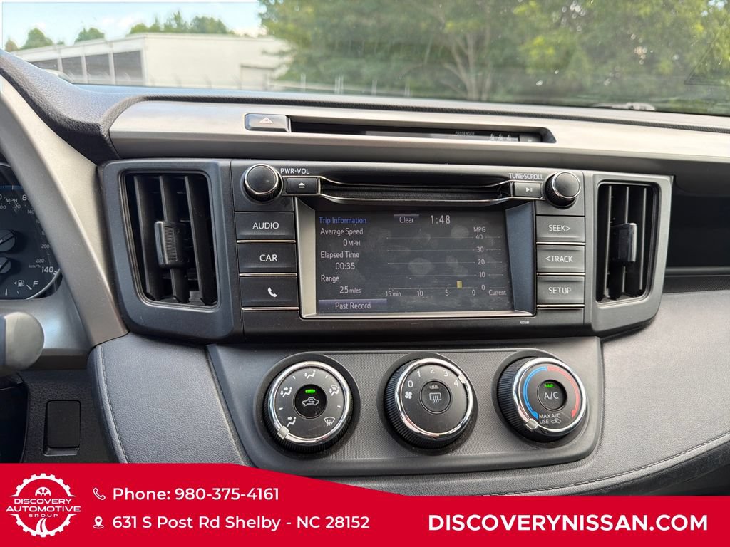 Used 2018 Toyota RAV4 LE FWD image 18