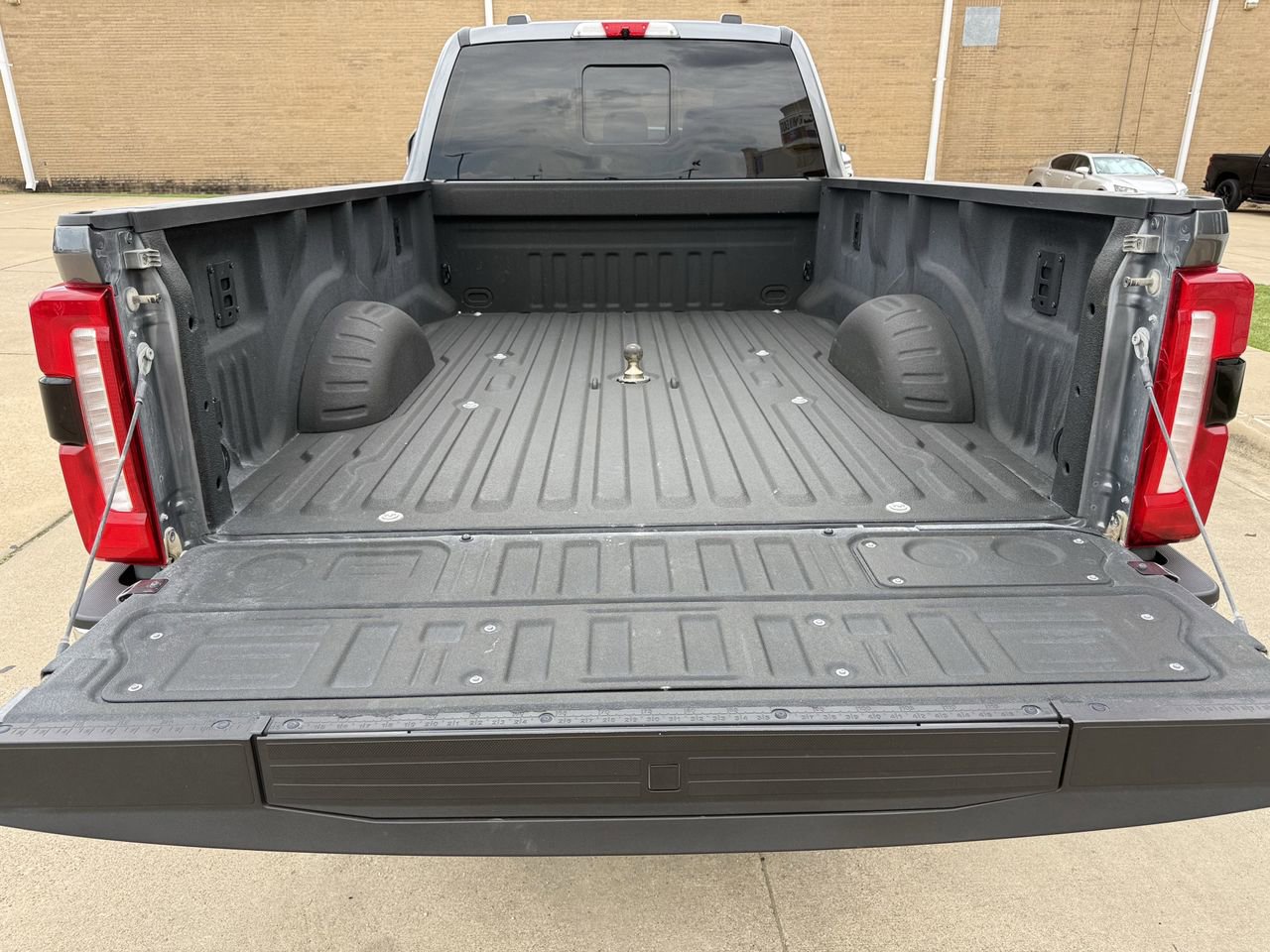 Used 2024 Ford F350 Lariat w/ FX4 Off-Road Package AWD/4WD image 28