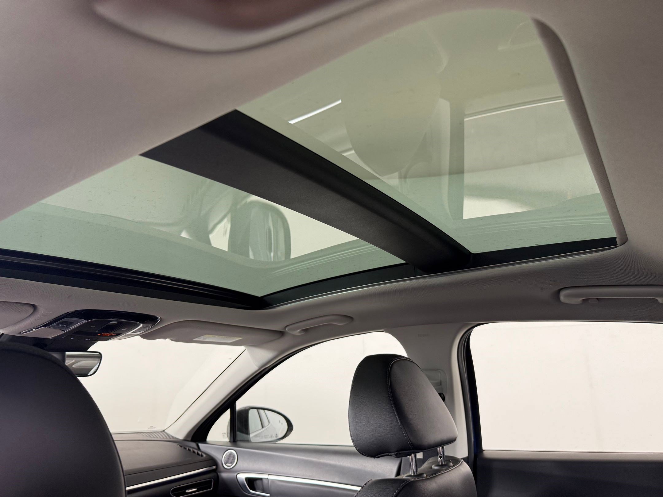 Used 2021 Hyundai Sonata Limited image 15