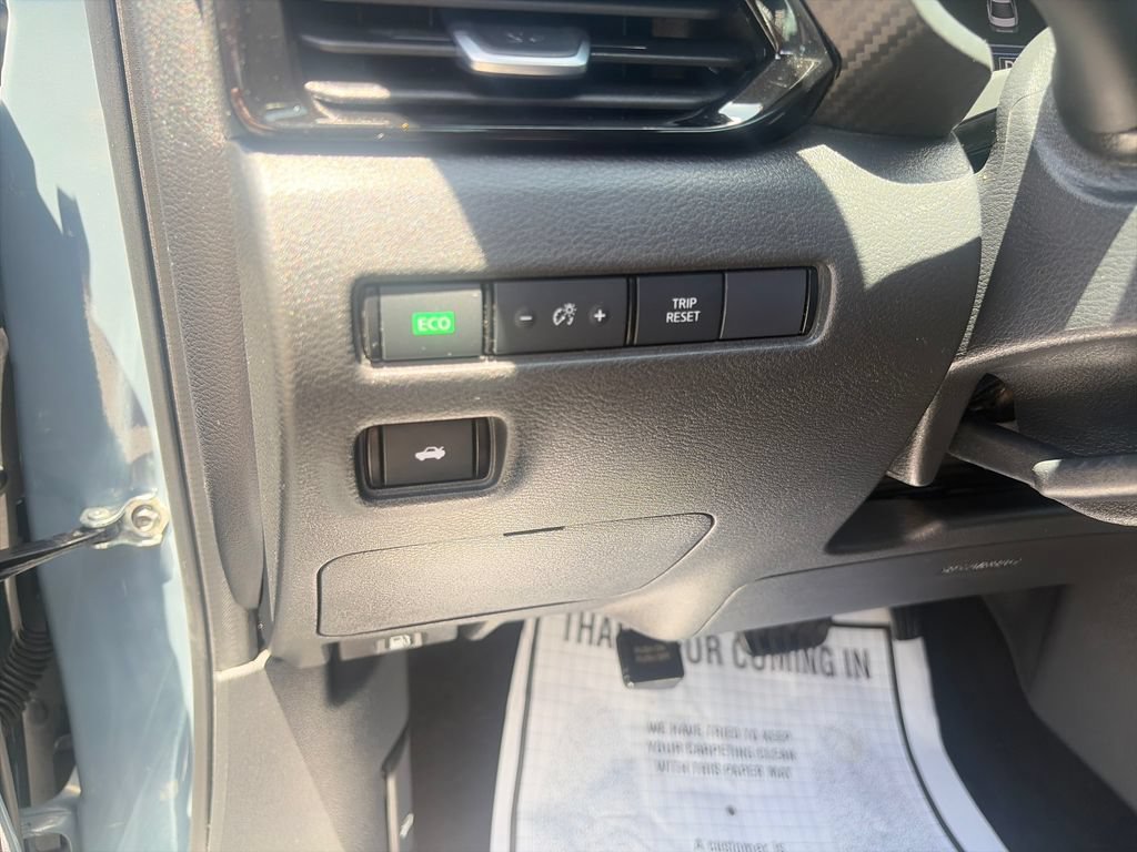 Used 2024 Nissan Sentra SV FWD image 31