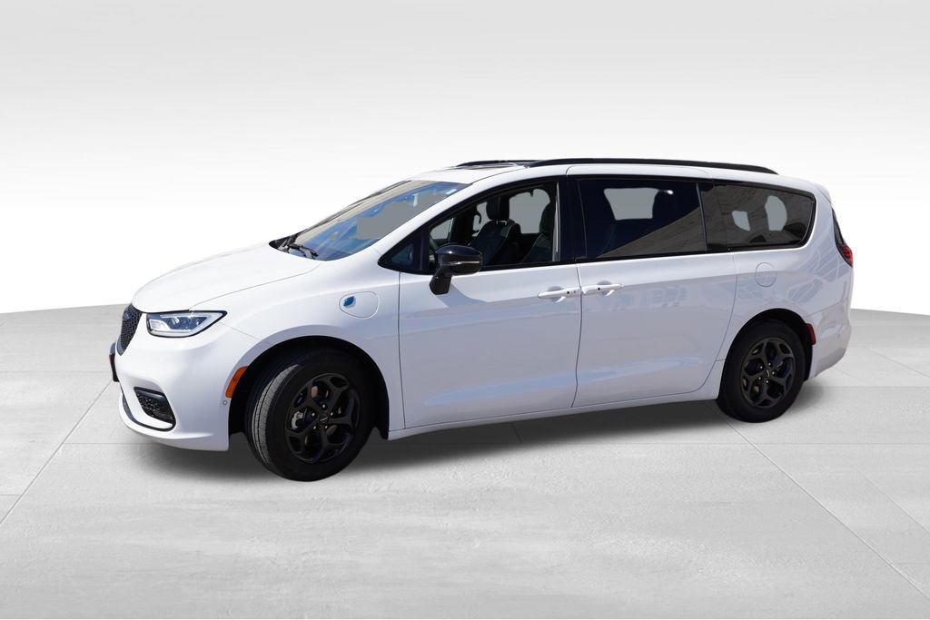 Used 2024 Chrysler Pacifica Premium image 10