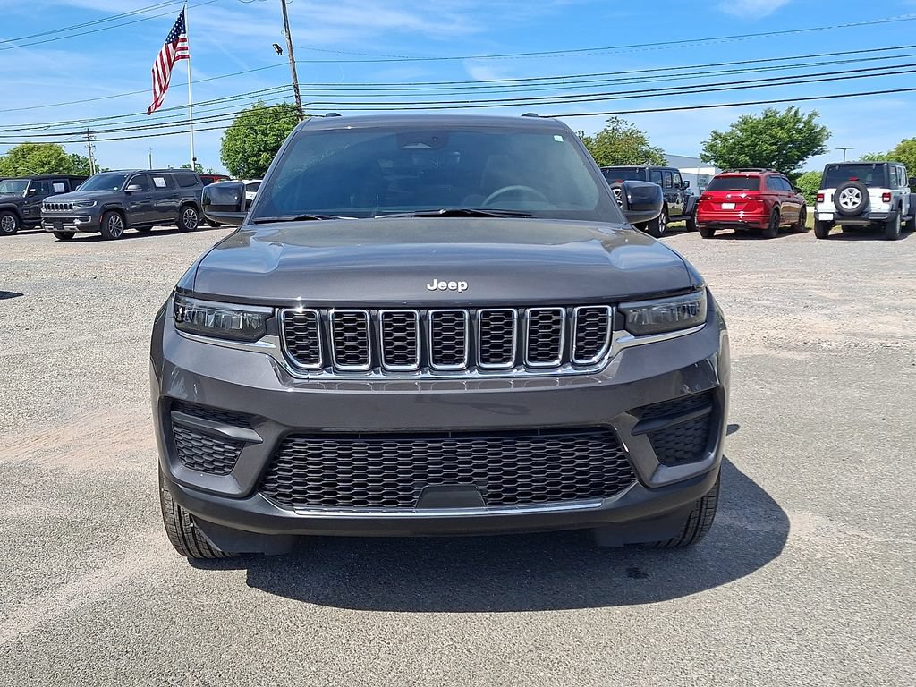 Used 2025 Jeep Grand Cherokee Laredo X AWD/4WD image 5