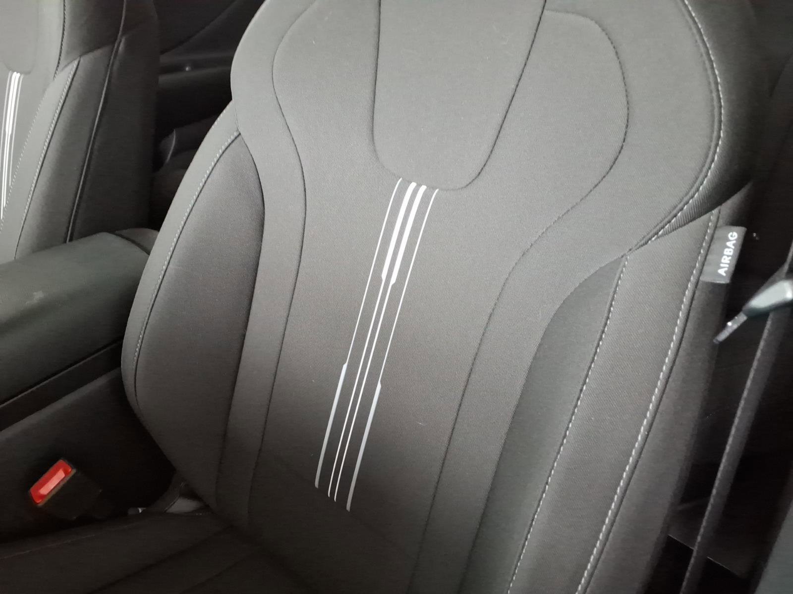 Certified 2025 Hyundai Elantra Hybrid FWD image 19