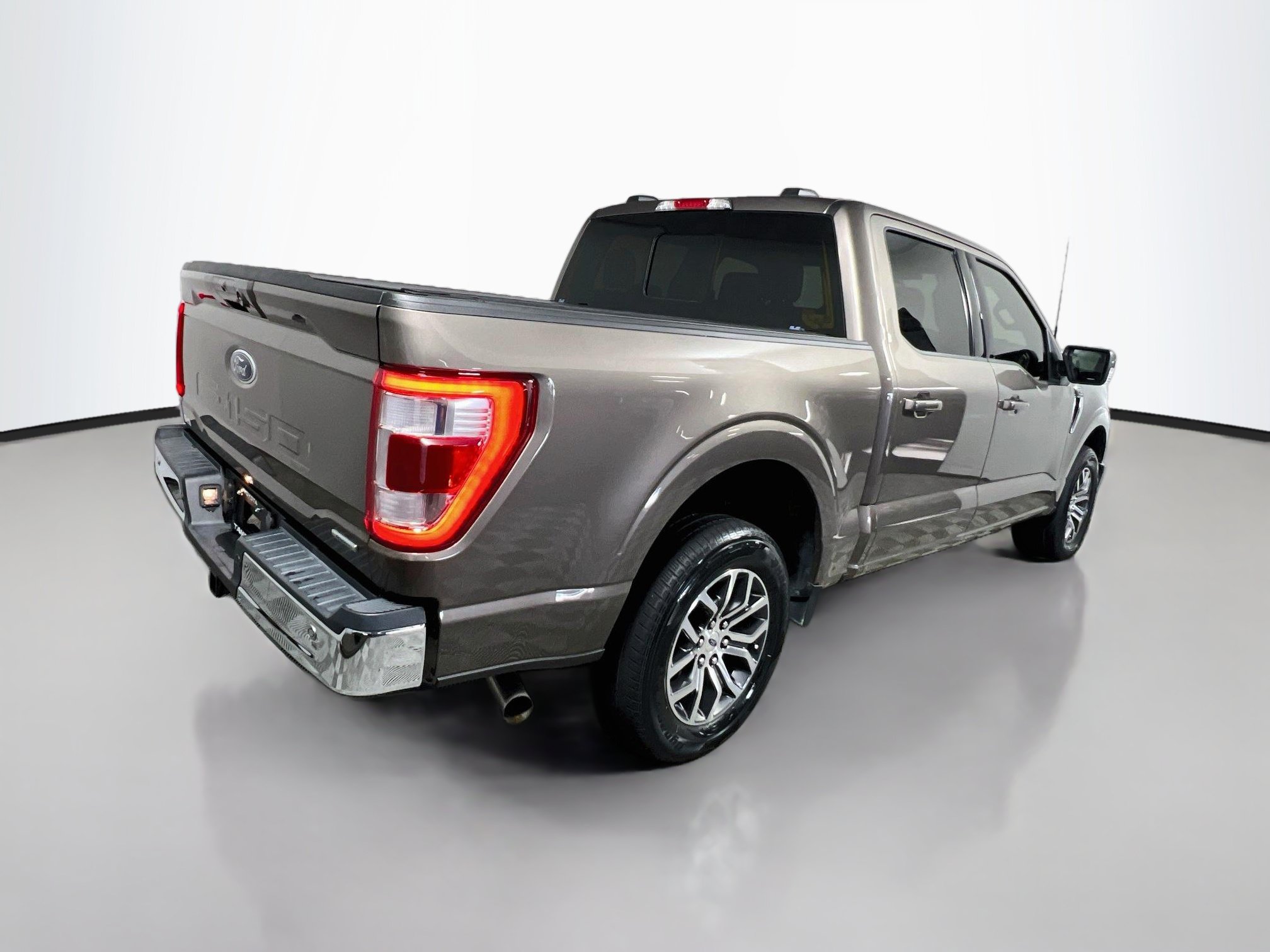 Used 2022 Ford F150 Lariat RWD image 4
