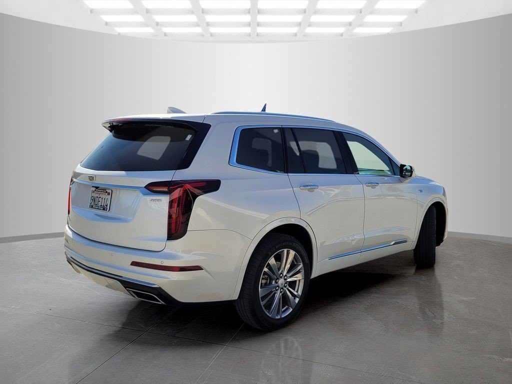 Certified 2024 Cadillac XT6 Premium Luxury FWD image 4