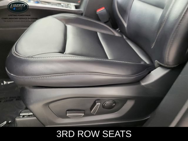 Used 2023 Ford Explorer XLT w/ Equipment Group 202A AWD/4WD image 14