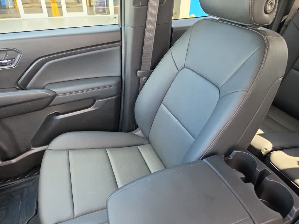 Used 2024 Chevrolet Colorado LT w/ LT Convenience Package III RWD image 24