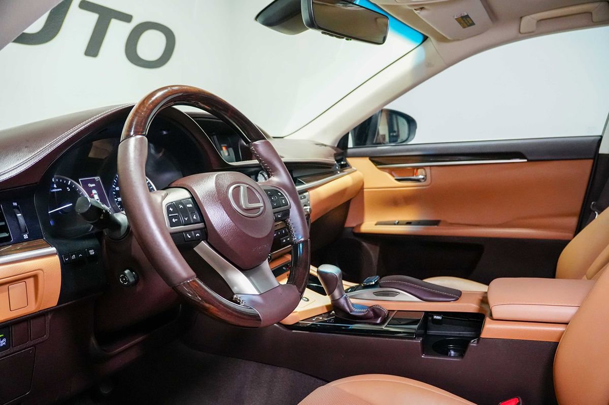 Used 2016 Lexus ES 350 w/ Navigation System Package FWD image 12