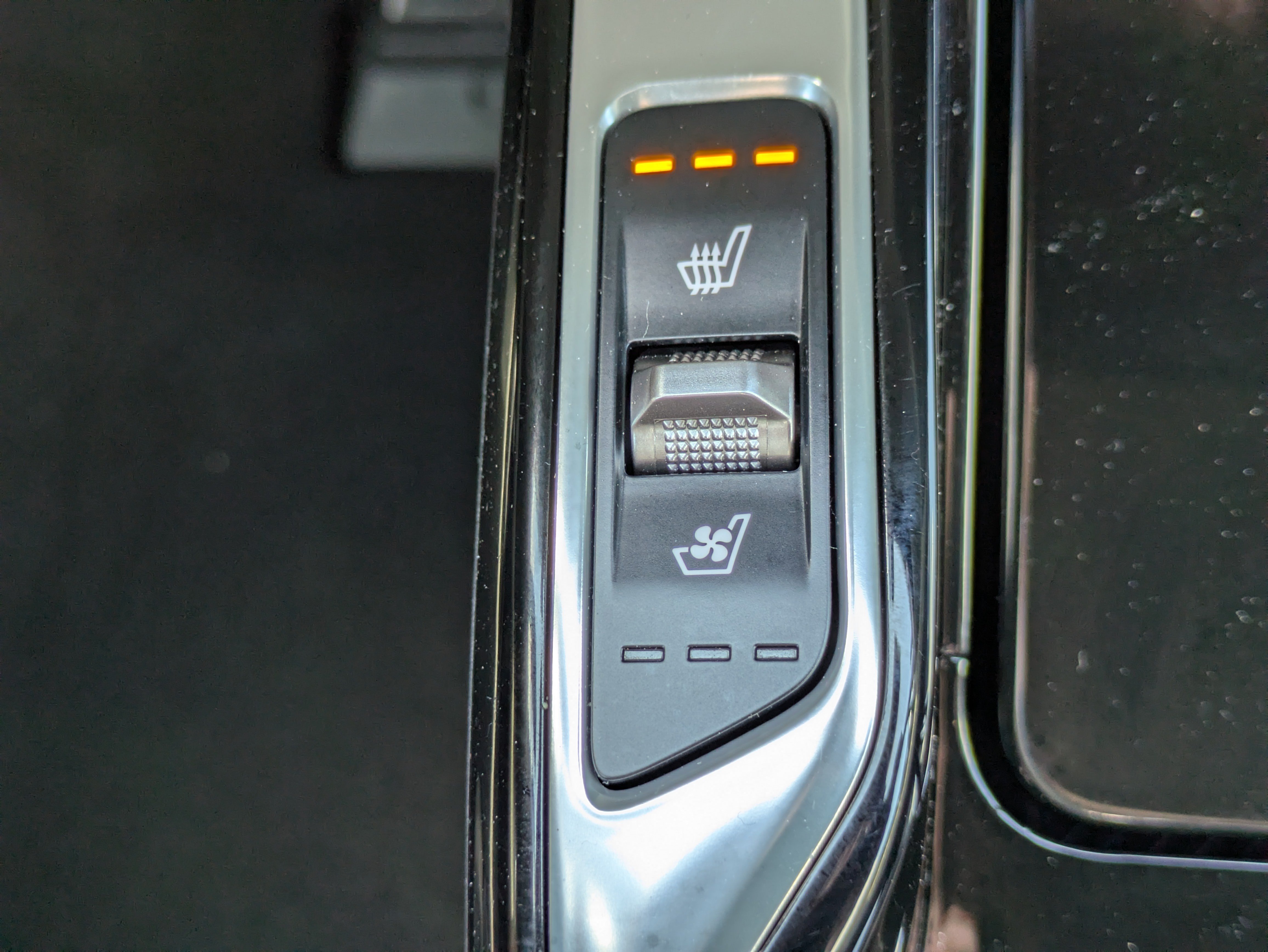 Certified 2025 Kia Sorento SX Prestige AWD/4WD image 28