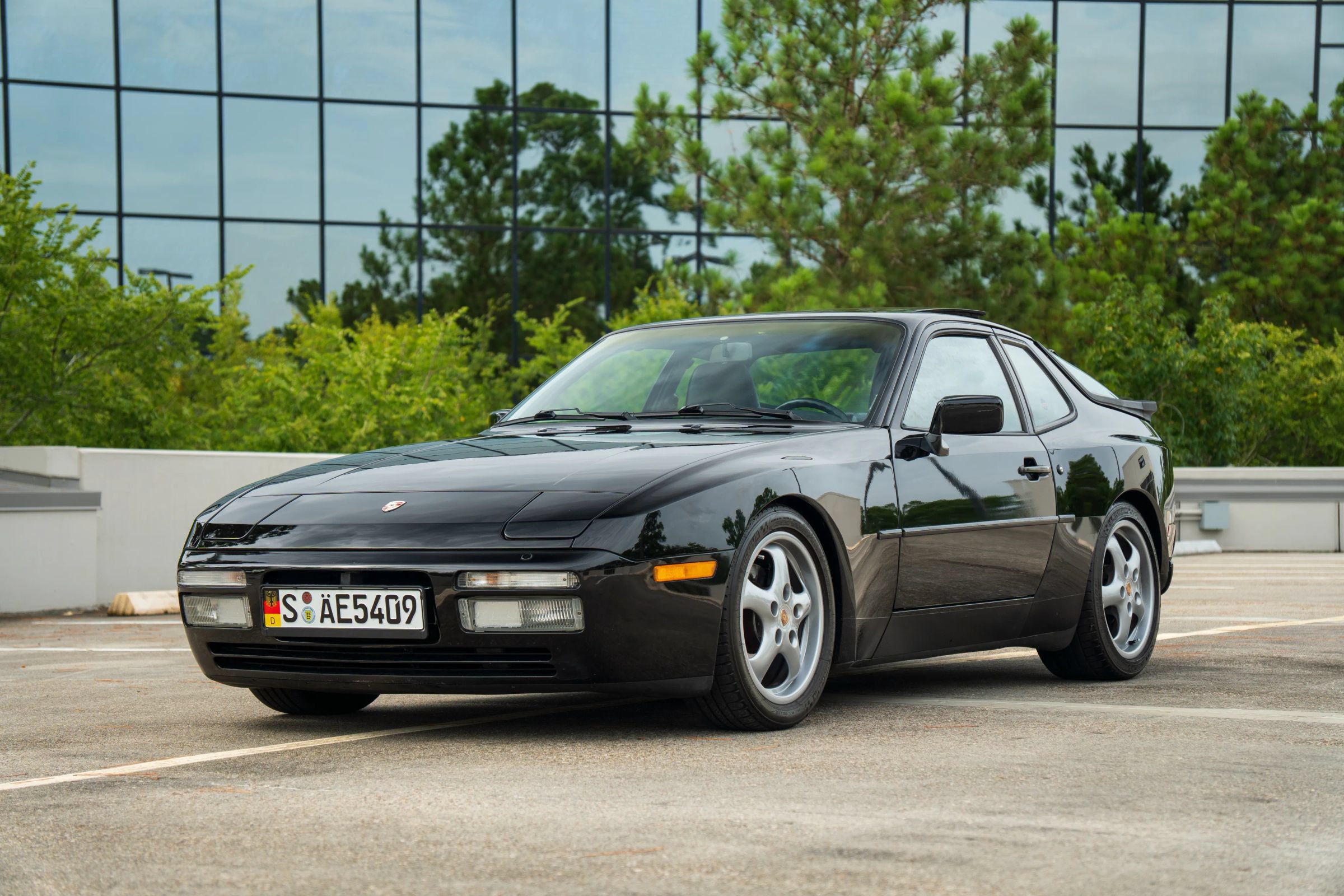 Used 1988 Porsche 944 Turbo RWD image 4
