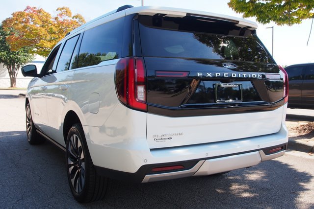 Certified 2026 Ford Expedition Platinum w/ Driver's Package AWD/4WD image 5