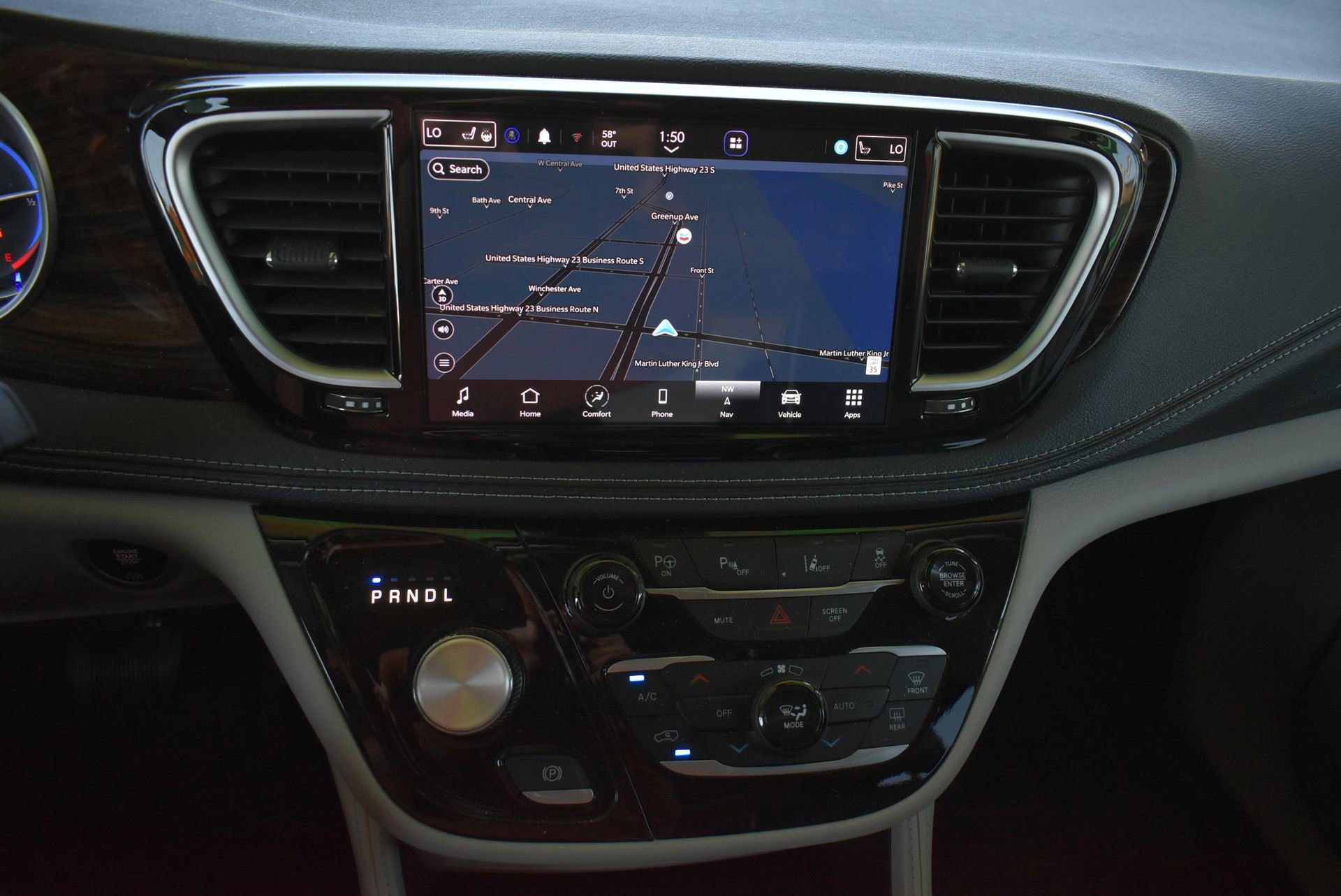 Used 2023 Chrysler Pacifica Limited FWD image 29