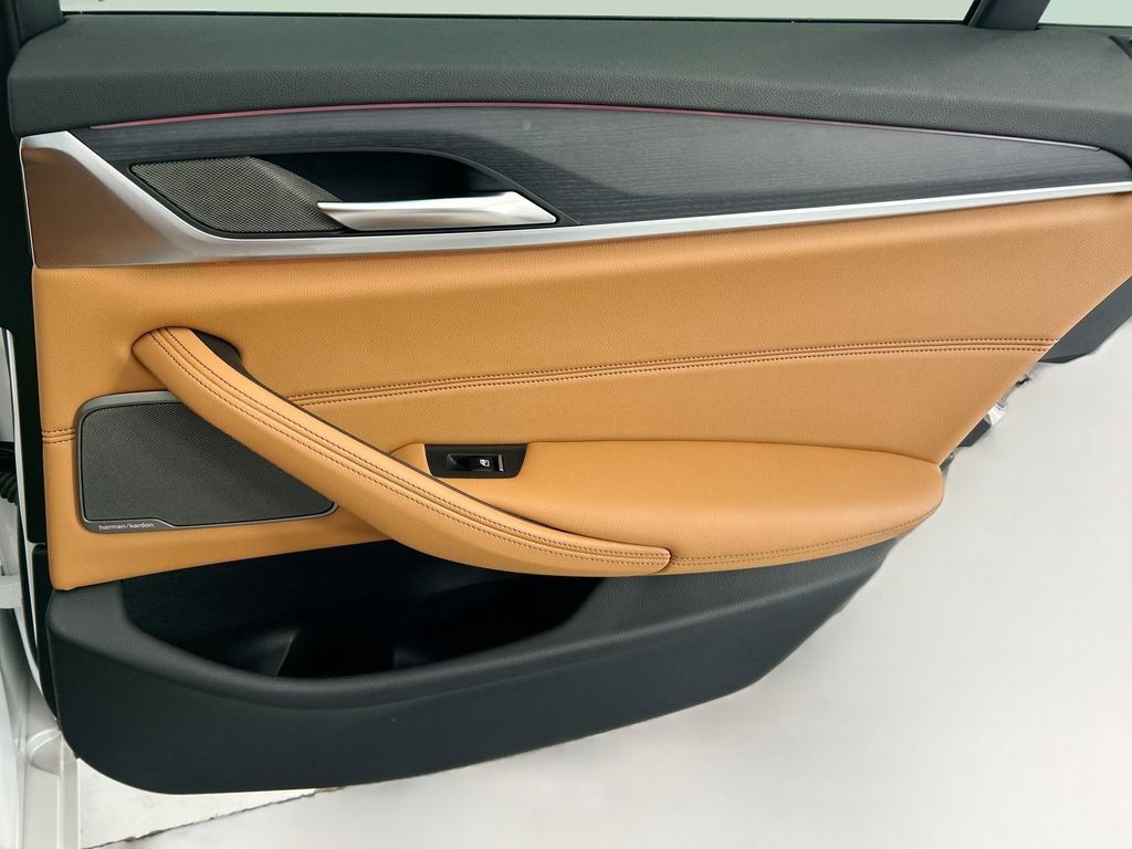 Certified 2023 BMW 530e w/ Premium Package RWD image 26