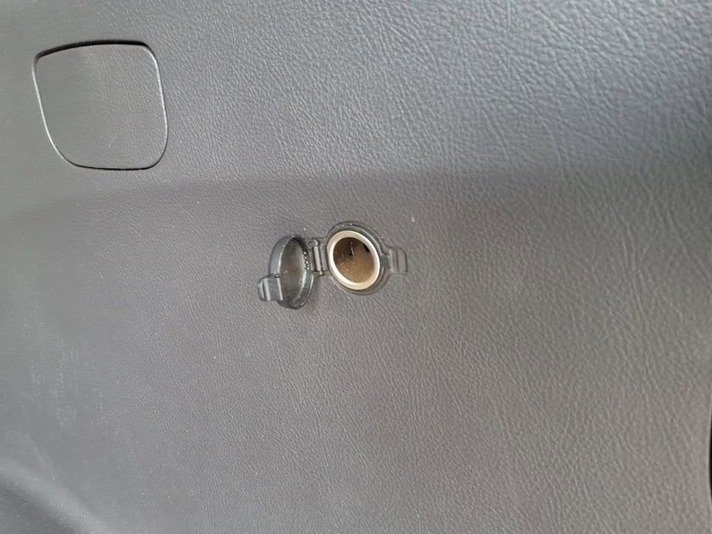 Used 2011 Hyundai Santa Fe SE image 12