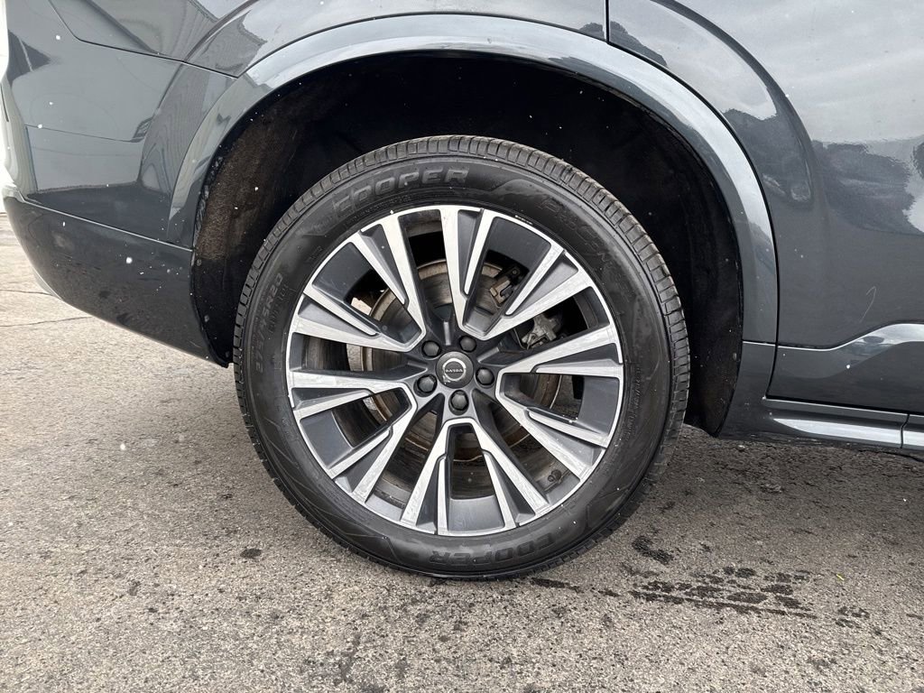 Used 2022 Volvo XC90 T5 Momentum w/ Climate Package image 9