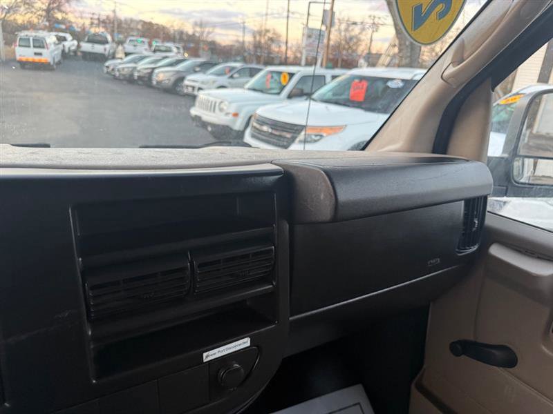 Used 2011 Chevrolet Express 2500 image 34