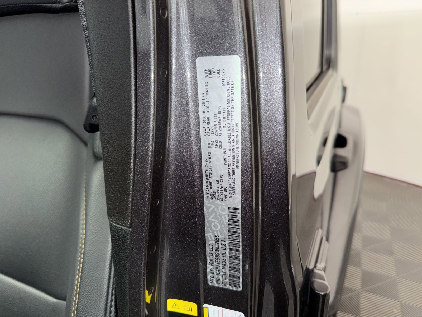 Used 2025 Jeep Wrangler Sahara image 28