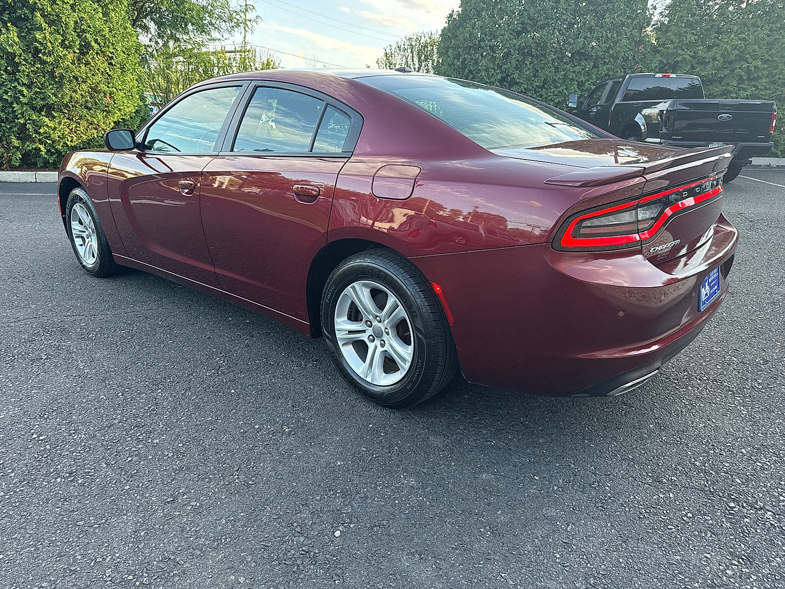 Used 2020 Dodge Charger SXT RWD image 9