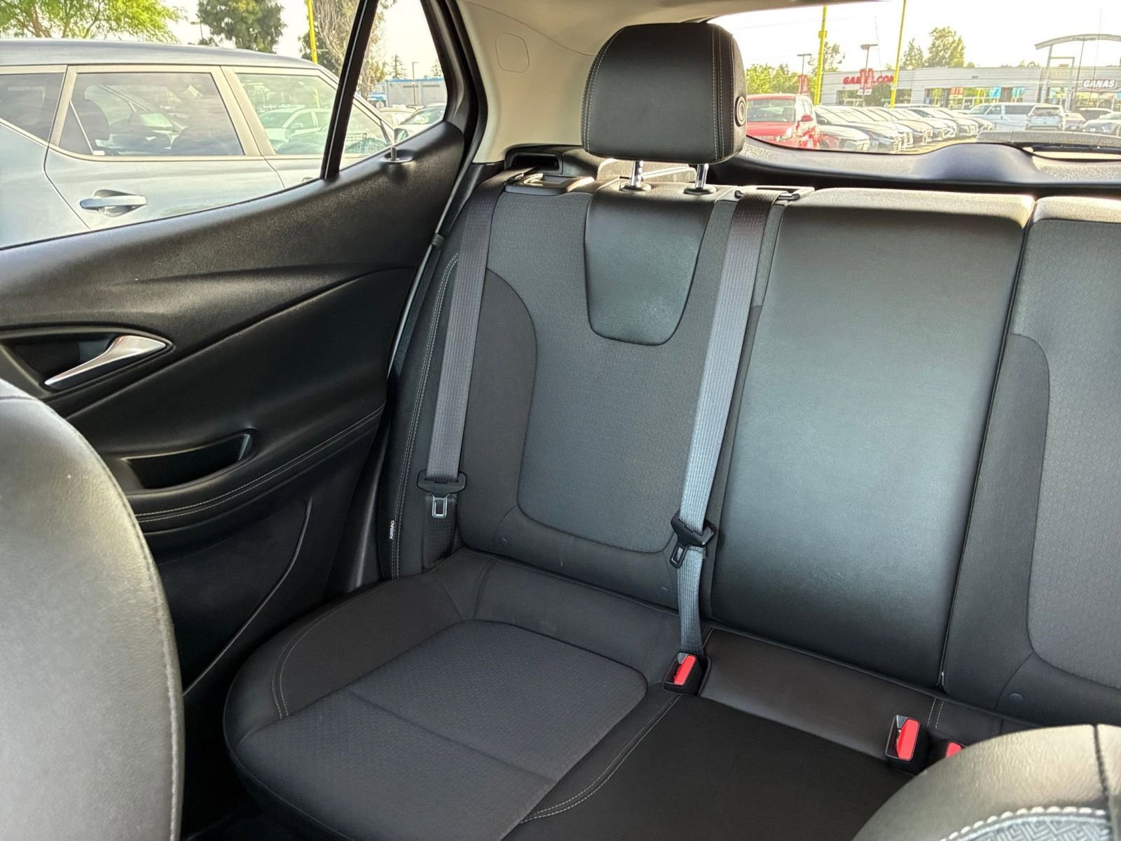 Used 2025 Buick Encore GX Preferred image 38