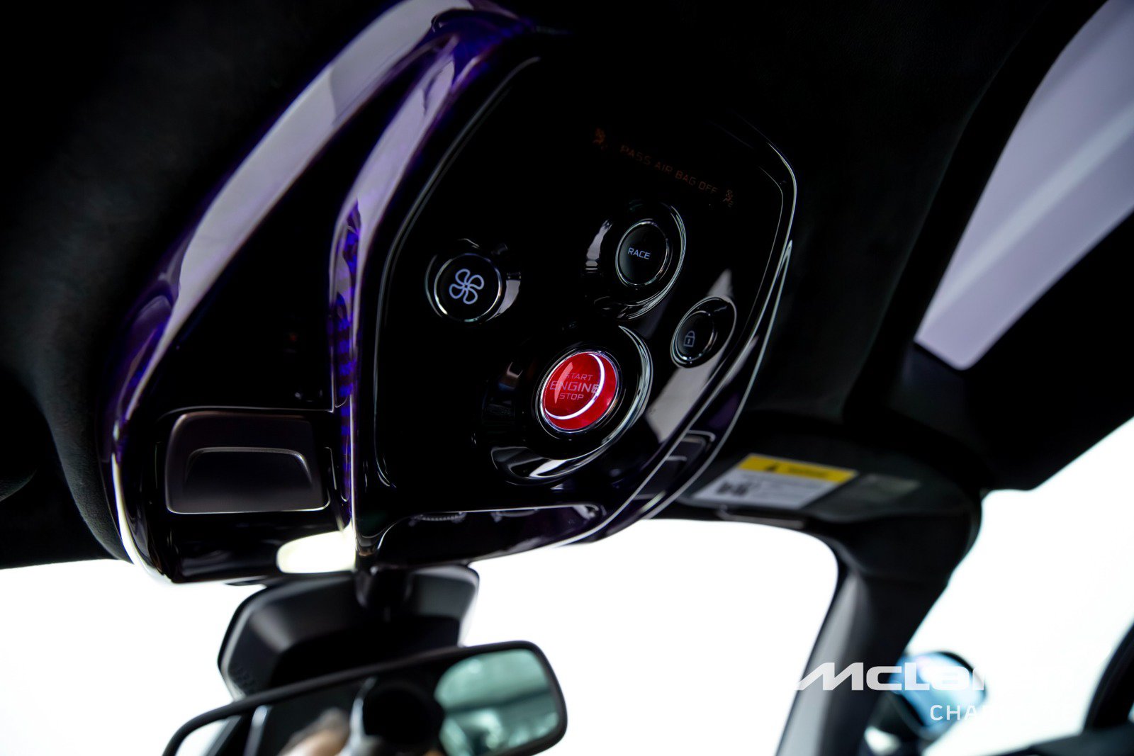 Used 2019 McLaren Senna RWD image 17