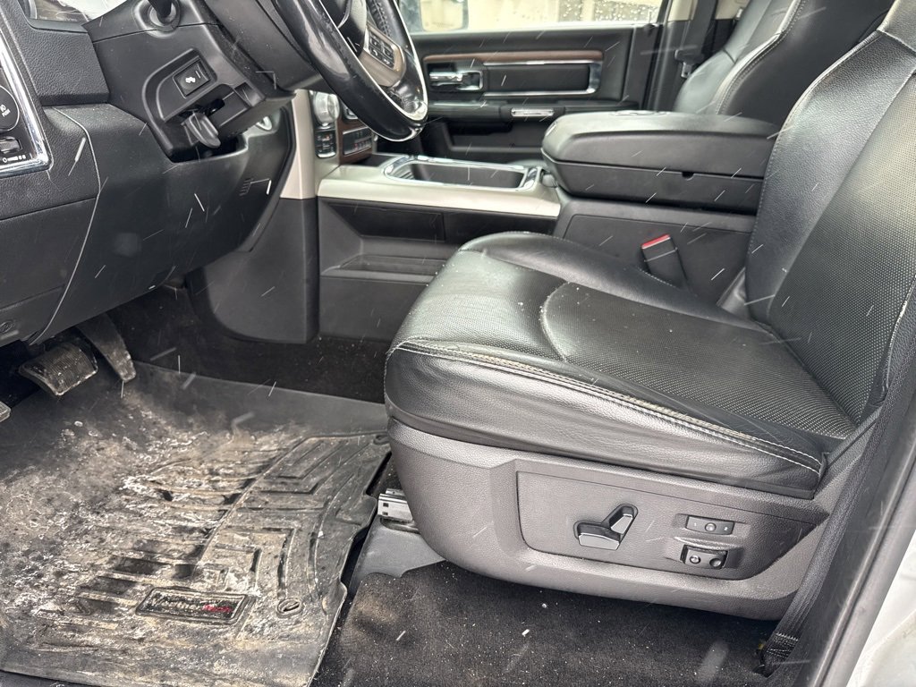 Used 2016 RAM 1500 Laramie w/ Convenience Group image 5