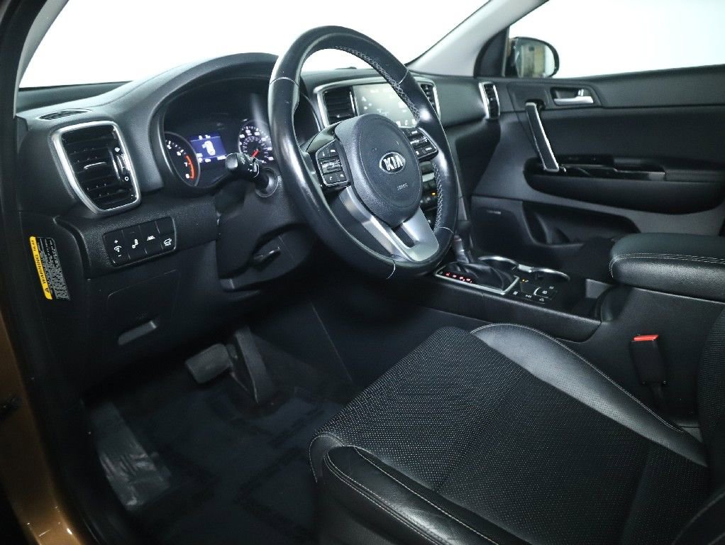 Used 2021 Kia Sportage EX w/ EX Technology Package image 18