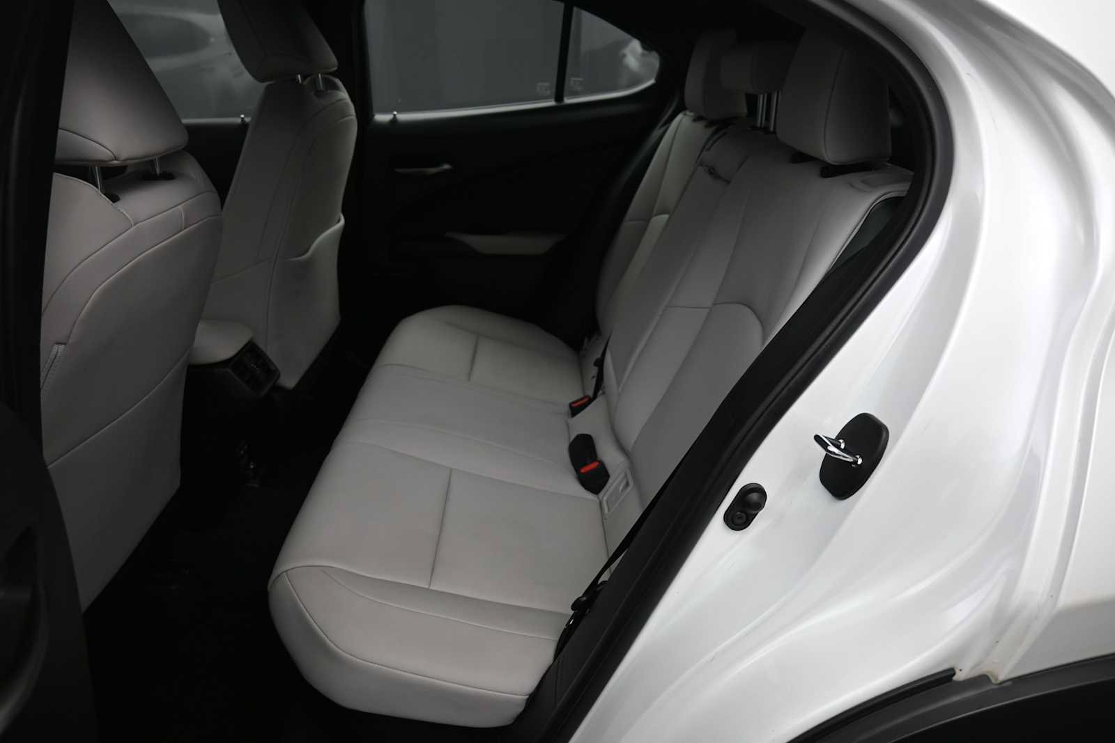 Used 2021 Lexus UX 250h w/ Premium Package AWD/4WD image 22