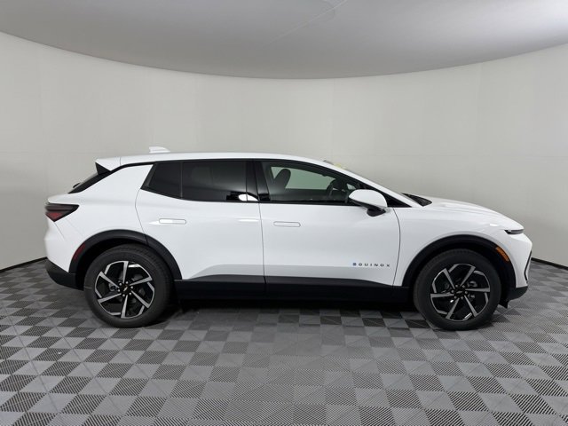 New 2026 Chevrolet Equinox EV LT image 2