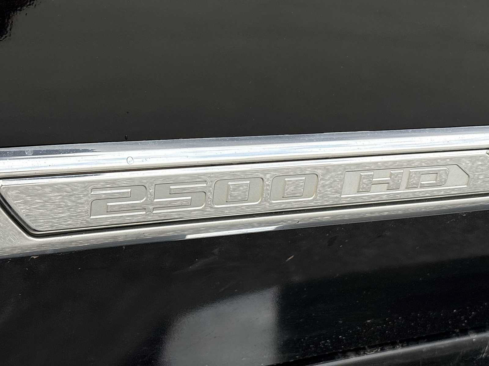 Used 2024 Chevrolet Silverado 2500 High Country w/ LPO, Dark Essentials Package AWD/4WD image 32