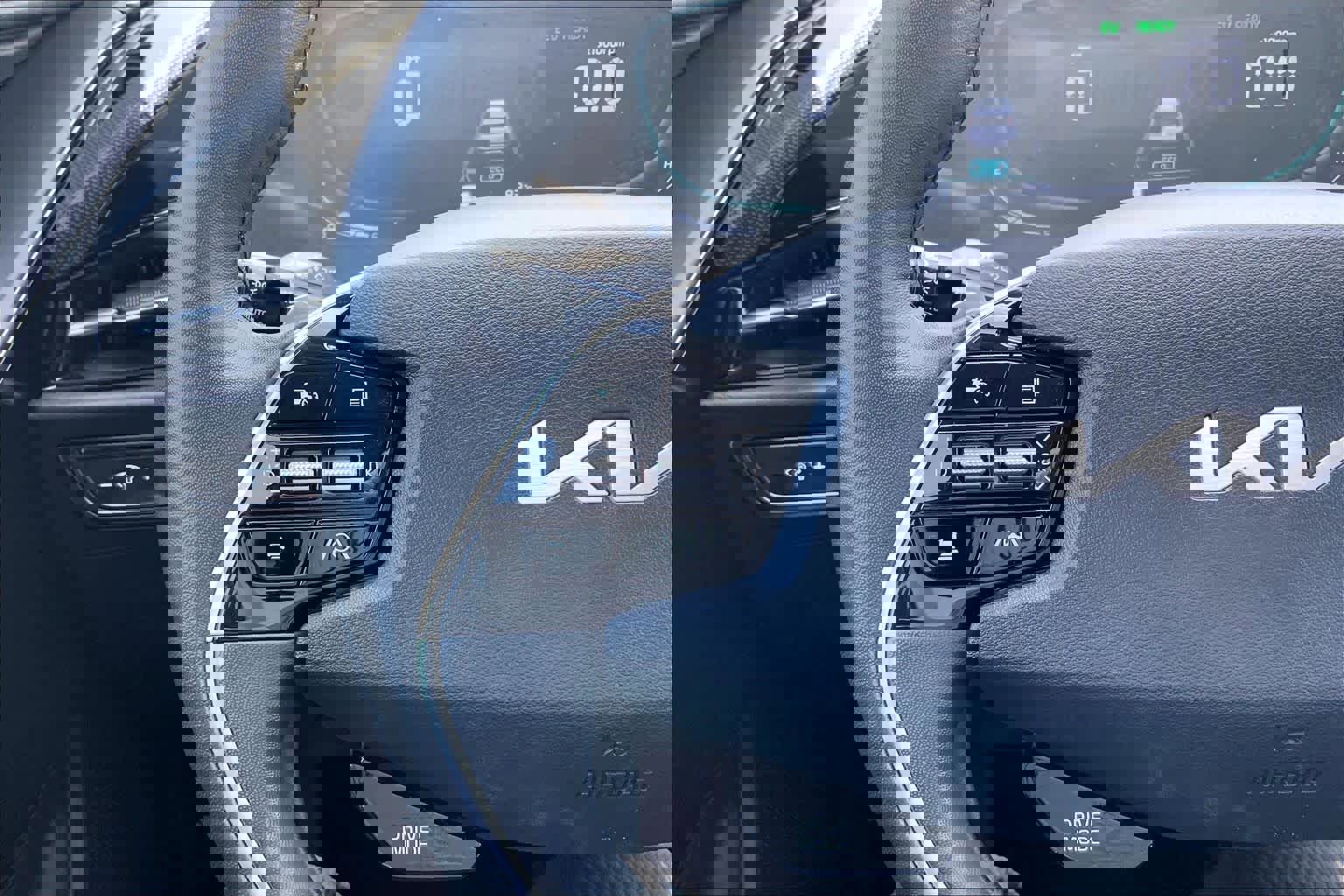 Used 2024 Kia Niro SX image 23