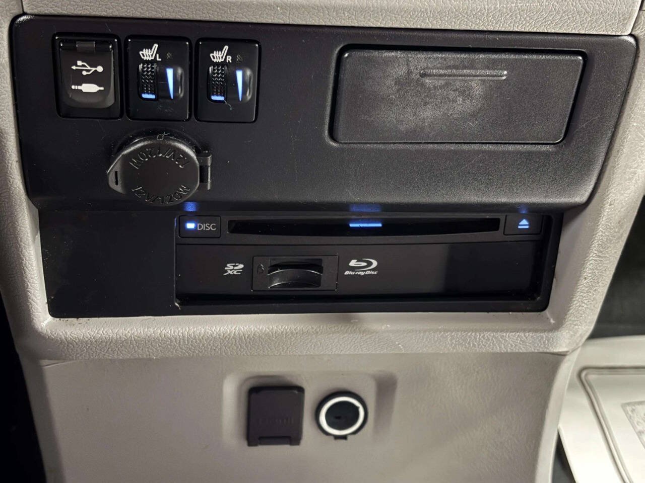 Used 2017 Toyota Sienna XLE Premium AWD/4WD image 31