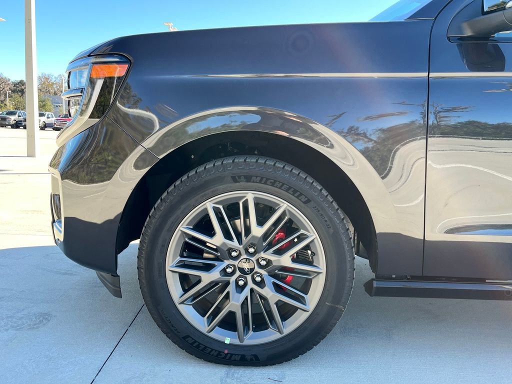 New 2025 Ford Expedition Platinum w/ Stealth Performance Package AWD/4WD image 17